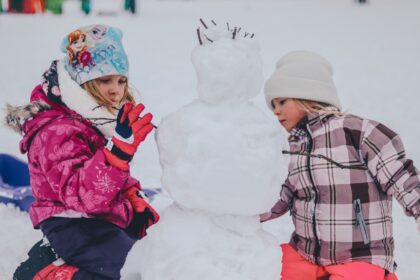 Protéger votre enfant du froid : conseils et astuces