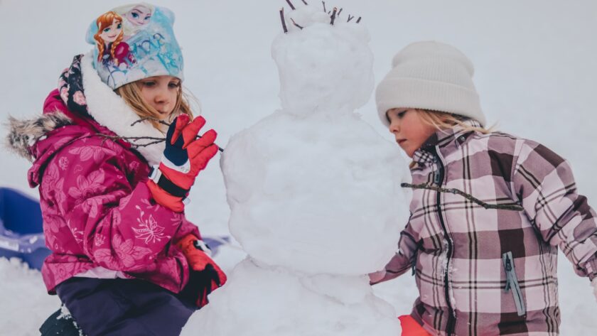 Protéger votre enfant du froid : conseils et astuces