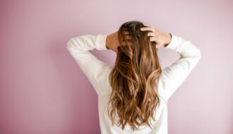 Quelle huile utiliser pour le soin des cheveux ?