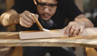 L'importance du vernis Ferber Painting pour protéger le bois