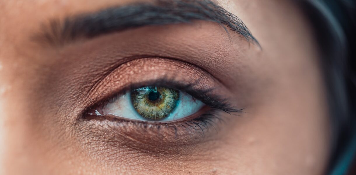 Poches sous les yeux : comment les faire dégonfler ?