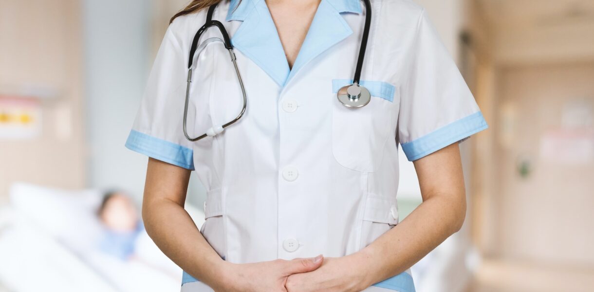Les vêtements médicaux : une combinaison entre fonctionnalité et hygiène