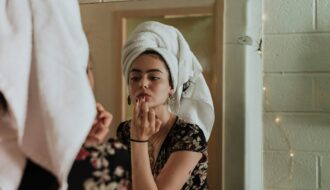 Mythes sur les soins de la peau démystifiés : faits contre fiction
