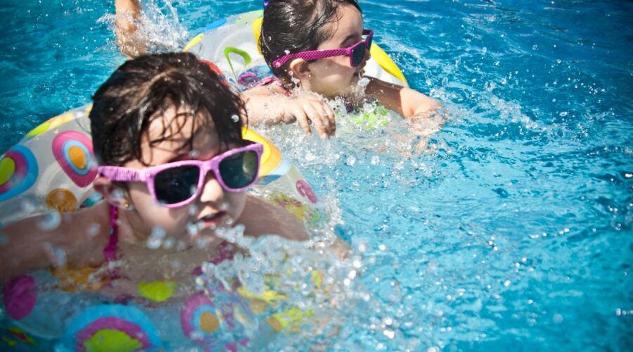Quelles lunettes de soleil choisir pour un enfant ?